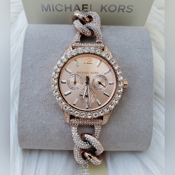 Michael Kors Accessories - 🎁⌚🎀Michael kors original brand new with tag